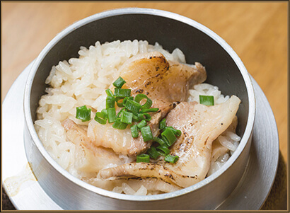 イベリコ豚カルビ釜飯